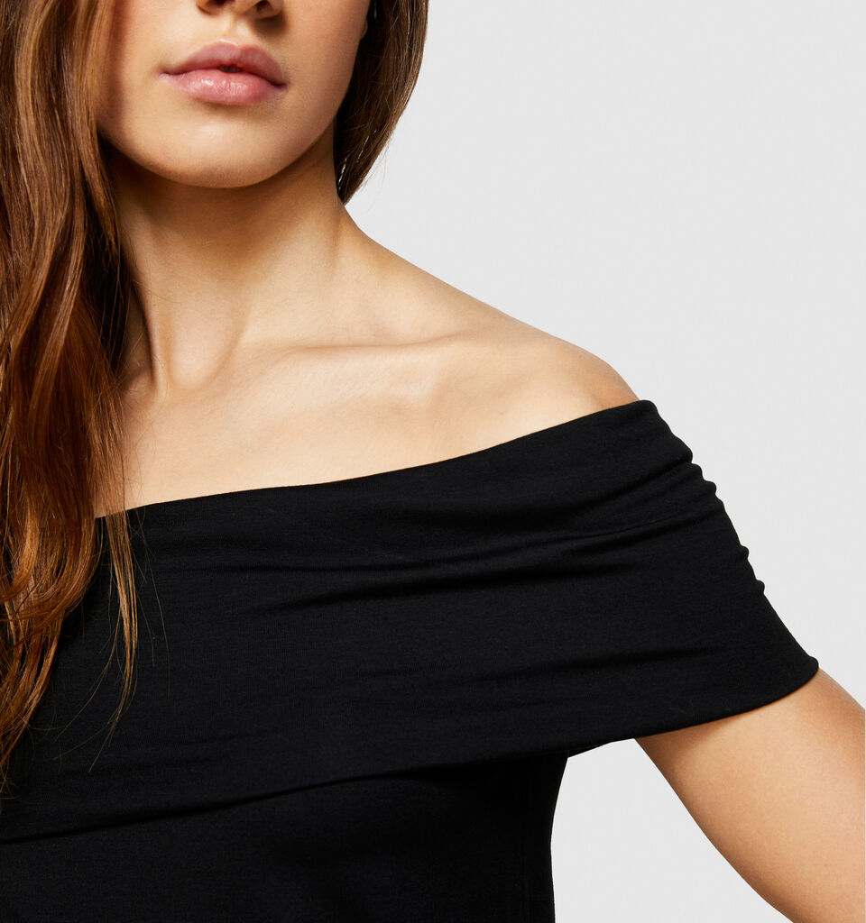 Bare shoulder t-shirt - women's short sleeve t-shirts - Black | Sisley image number 6